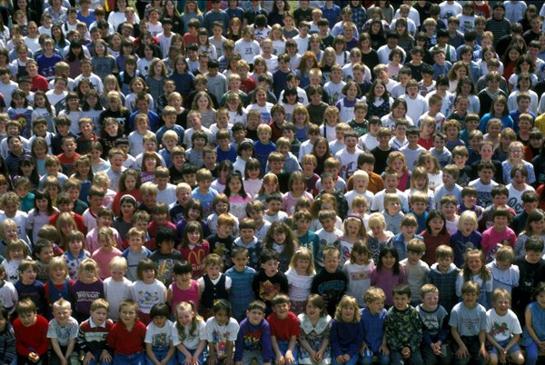 造人工廠 俄羅斯女子誕下69子，打破世界紀錄的背后與房屋經紀的奇聞